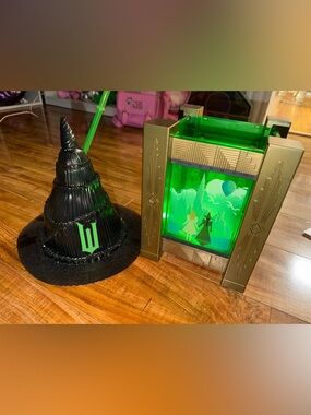 Wicked Lantern Lighted popcorn bucket and hat sipper